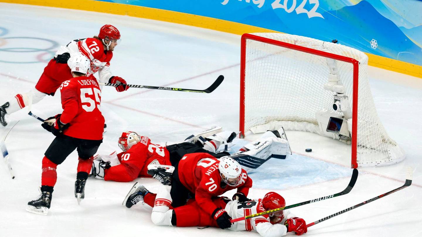 Jääkiekko | Tanska jatkoi yllätyksiään miesten olympiakiekossa – Tšekki rei’itti aiemmin virheettömästi pelanneen venäläispuolustuksen