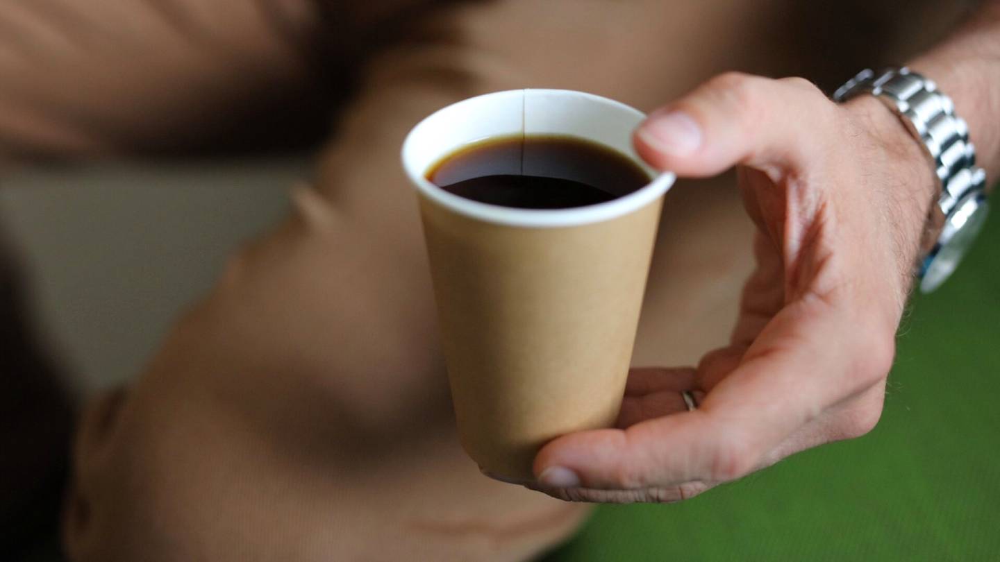 Treeni | Kahvi voi auttaa painon­pudotuksessa – asian­tuntija kertoo, miten