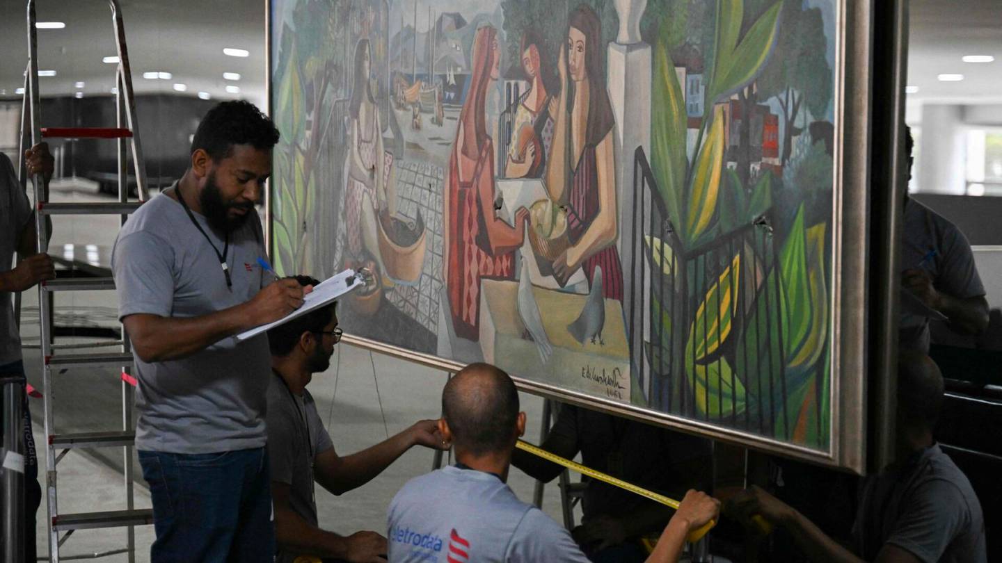 Brasilia | Mellakoissa tuhottiin 1600-luvun kello ja yli miljoonan euron arvoinen maalaus