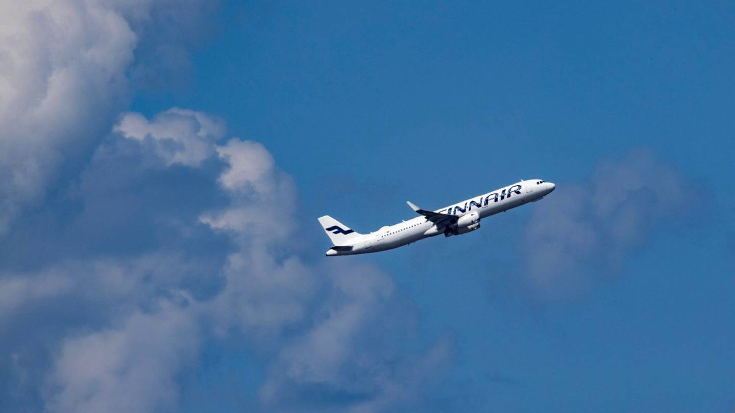 Lentäminen | Finnairin lento joutui vaihtamaan suuntaa Madeiran edustalla, Nea Sjöholm jäi saarelle jumiin