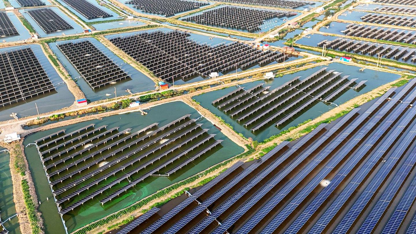Kiina | WSJ: Kiinan valtava satsaus aurinko­energiaan uhkaa jo maan ruoka­tuotantoa