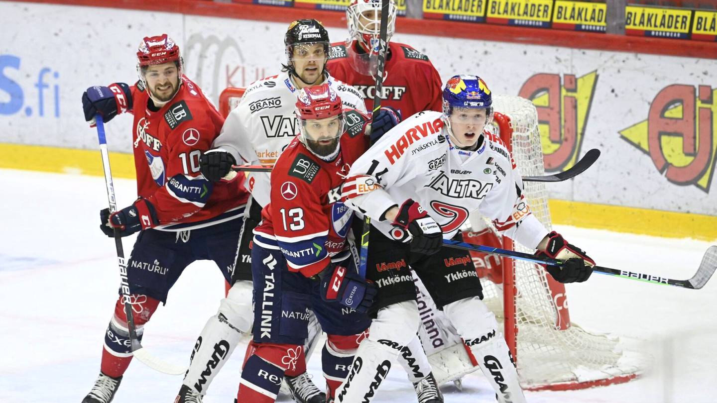 Jääkiekko | Liigan perän­pitäjä Jyp kaatoi korona­viruksen runteleman HIFK:n 13 maalin illassa: ”Meidän av-pelaaminen oli kyllä aika luokatonta”