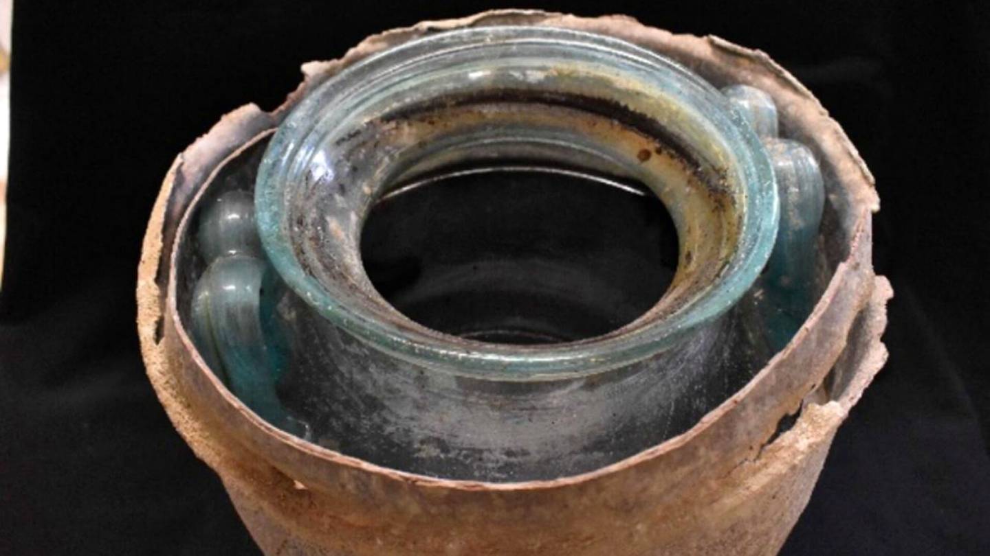 Arkeologia | Tutkijat löysivät maailman vanhimman viinin, joka oli vuosituhansien aikana muuttunut valkoisesta punaiseksi