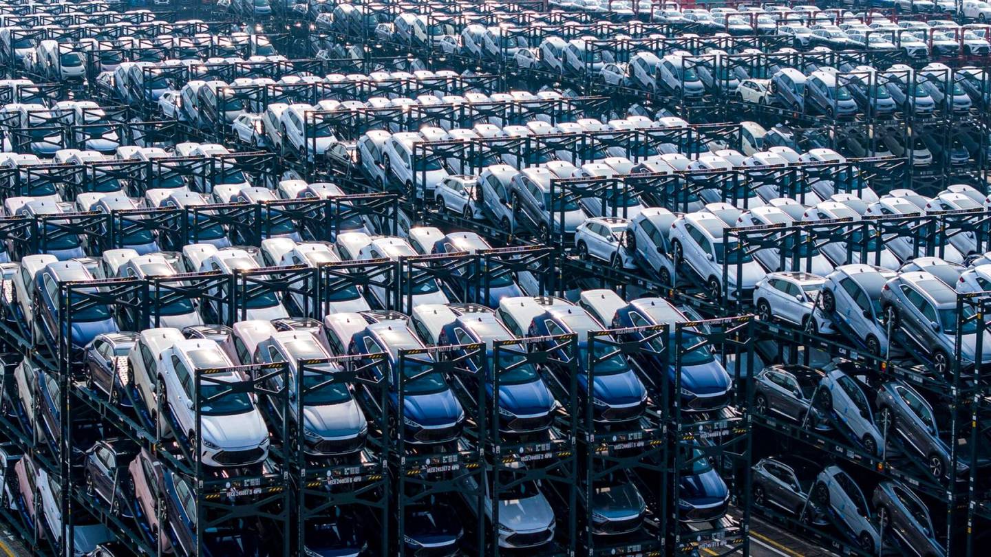 Autoteollisuus | Euroopan auto­valmistajat pohtivat yhteistyön malleja, kun Tesla ja Byd valtaavat markkinoita