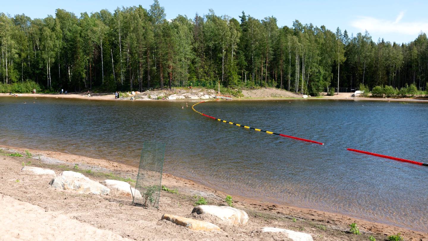 Uinti | Helsingin uutta uimalampea piinaa outo haju