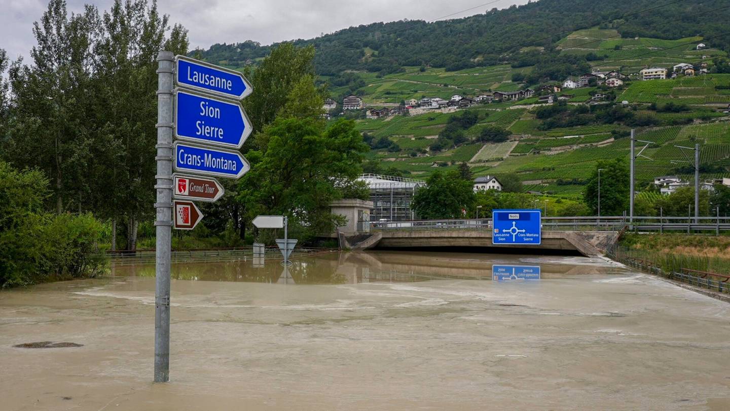 Ranska | Myrskyt ja tulvat tappoivat seitsemän Ranskassa ja Sveitsissä