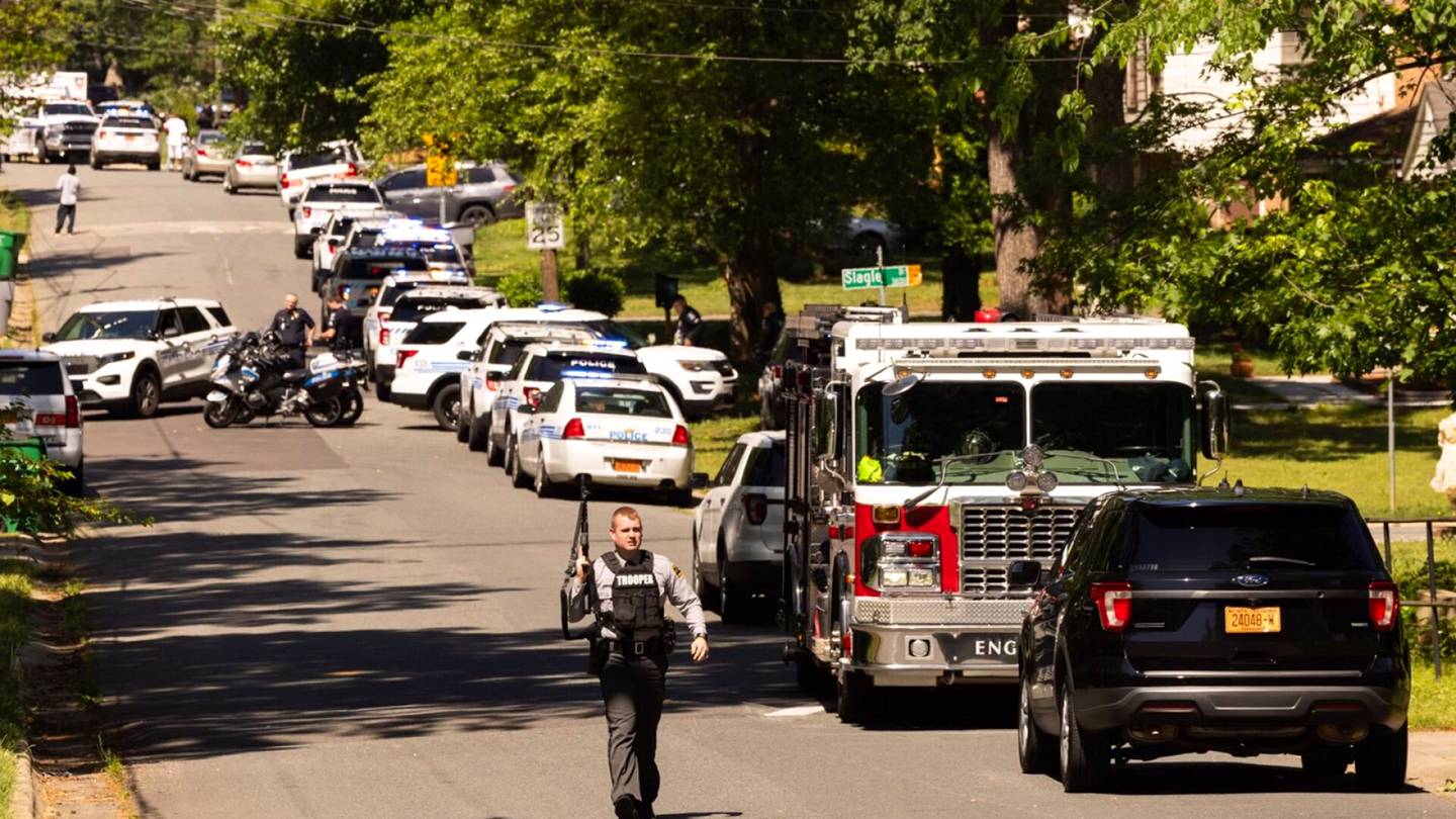  Kolme poliisia kuoli ja viisi loukkaantui ampumisvälikohtauksessa Pohjois-Carolinassa
