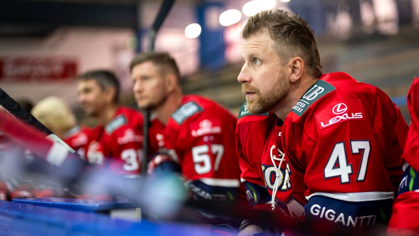 Jääkiekko | Tämä näky lupaa hyvää: Leo Komarov kävi jäällä HIFK:n voitokkaalla pelireissulla