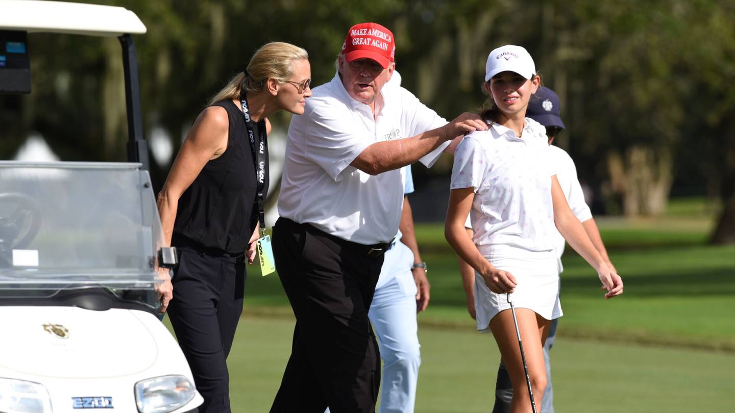 Yhdysvallat | Donald Trumpin lapsenlapsi Kai, 17, häikäisee golfkentällä