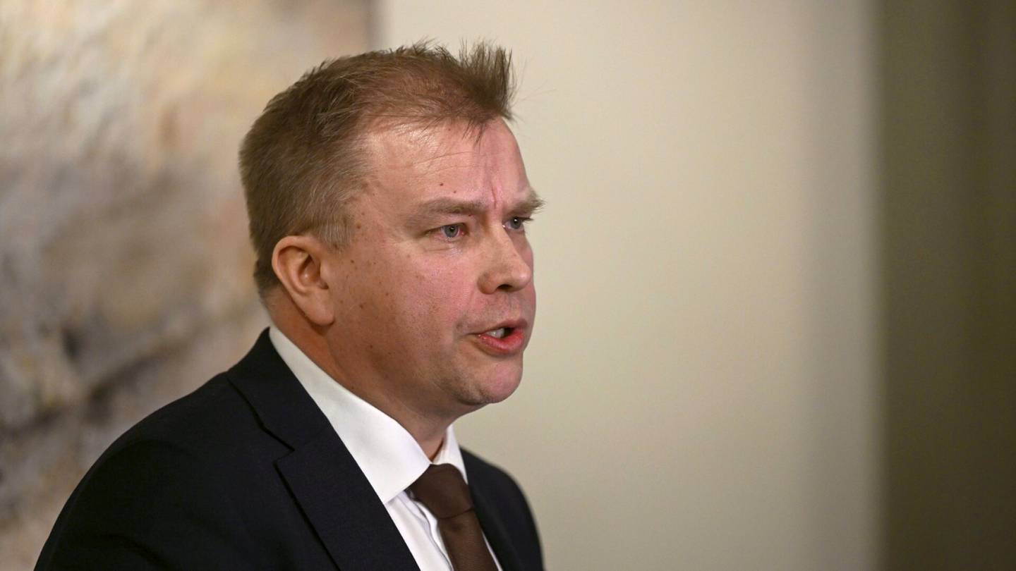 Vappupuheet | Keskustan Kaikkonen antoi vappu­vinkkinsä työmarkkina­kiistan osa­puolille: ”Mars neuvottelu­pöytään”