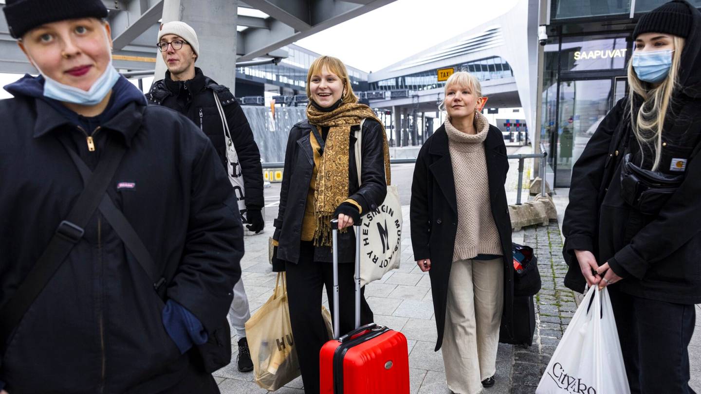 Koronavirus | Baltian korona­tilanne huolestuttaa myös Suomessa – THL:n Salminen ja STM:n Pohjola ovat eri linjoilla siitä, kannattaako Viroon nyt matkustaa