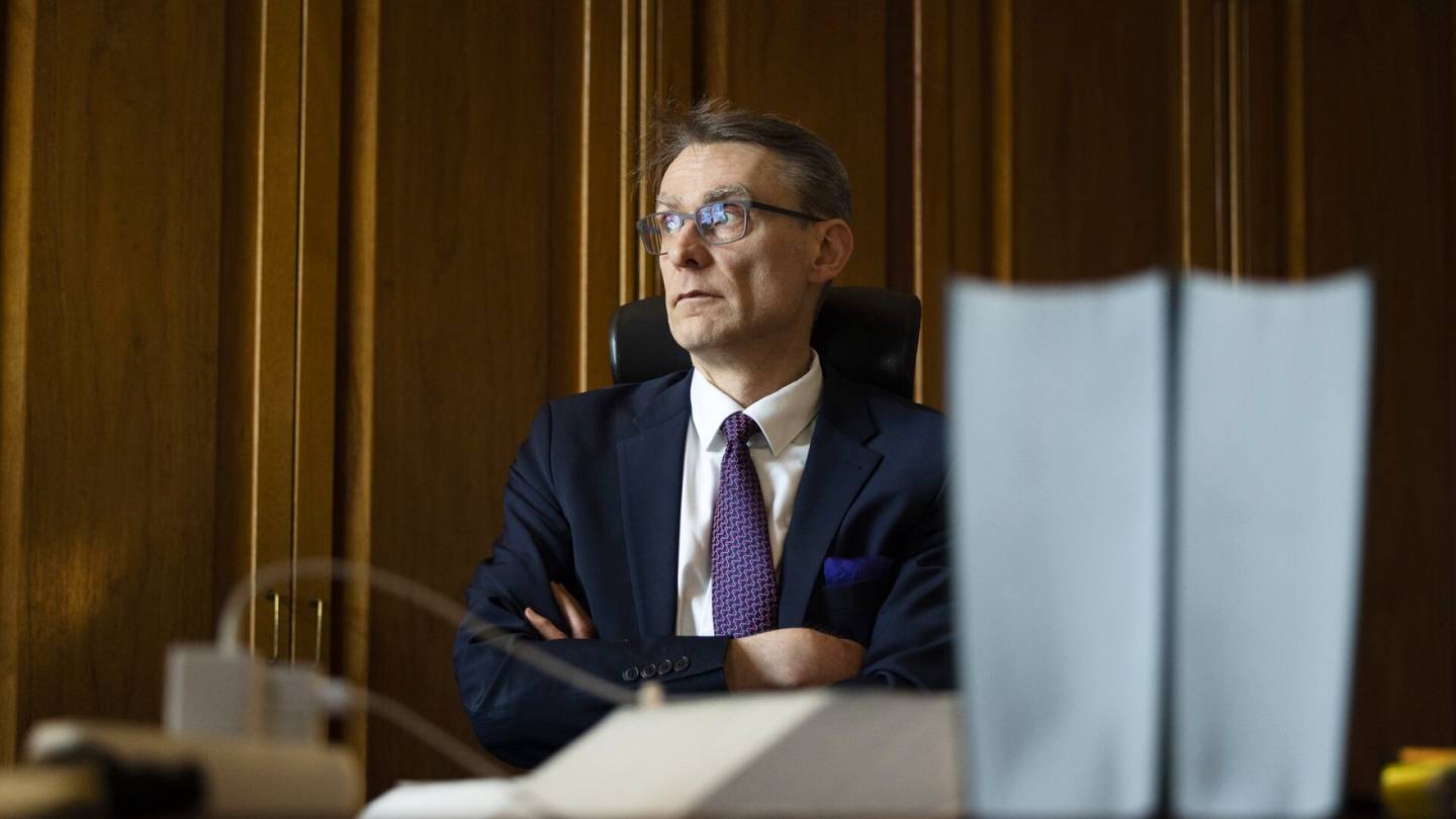 Oikeusvaltio | Oikeus­kansleri Pöysti ei alle­kirjoita väitettä Heikki Vest­manin epä­asiallisuudesta valio­kunnassa