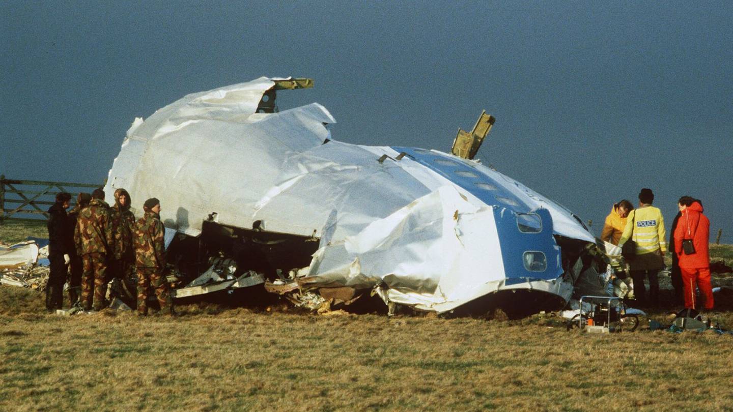 Terrorismi | 270 ihmistä kuoli Lockerbien lento­kone­iskussa 1988 – BBC: Epäilty pommin­tekijä otettu kiinni