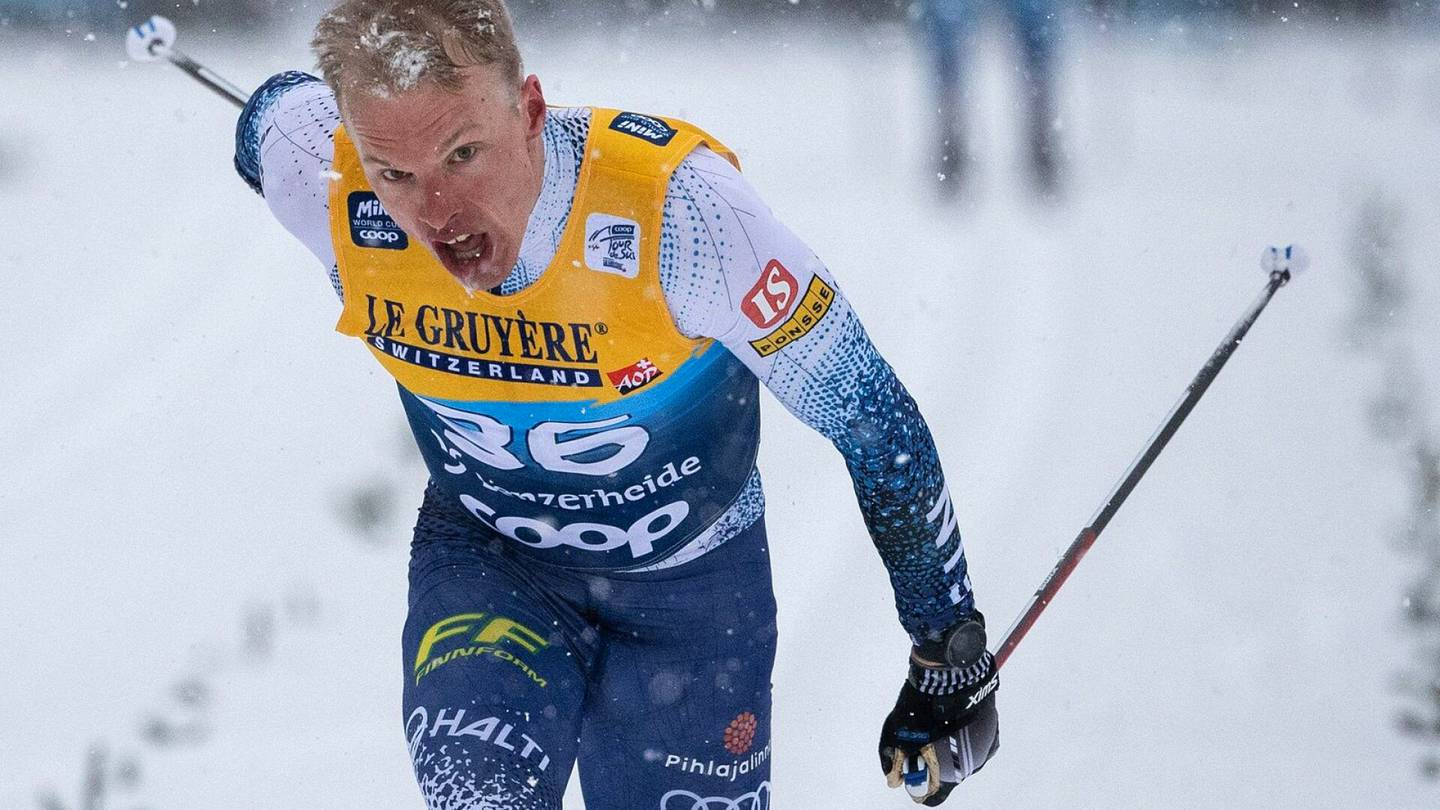 Hiihto | Iivo Niskanen juhli isosiskonsa Kertun tavoin ylivoimaista voittoa Tour de Skillä: ”Uskomaton päivä meidän perheelle”