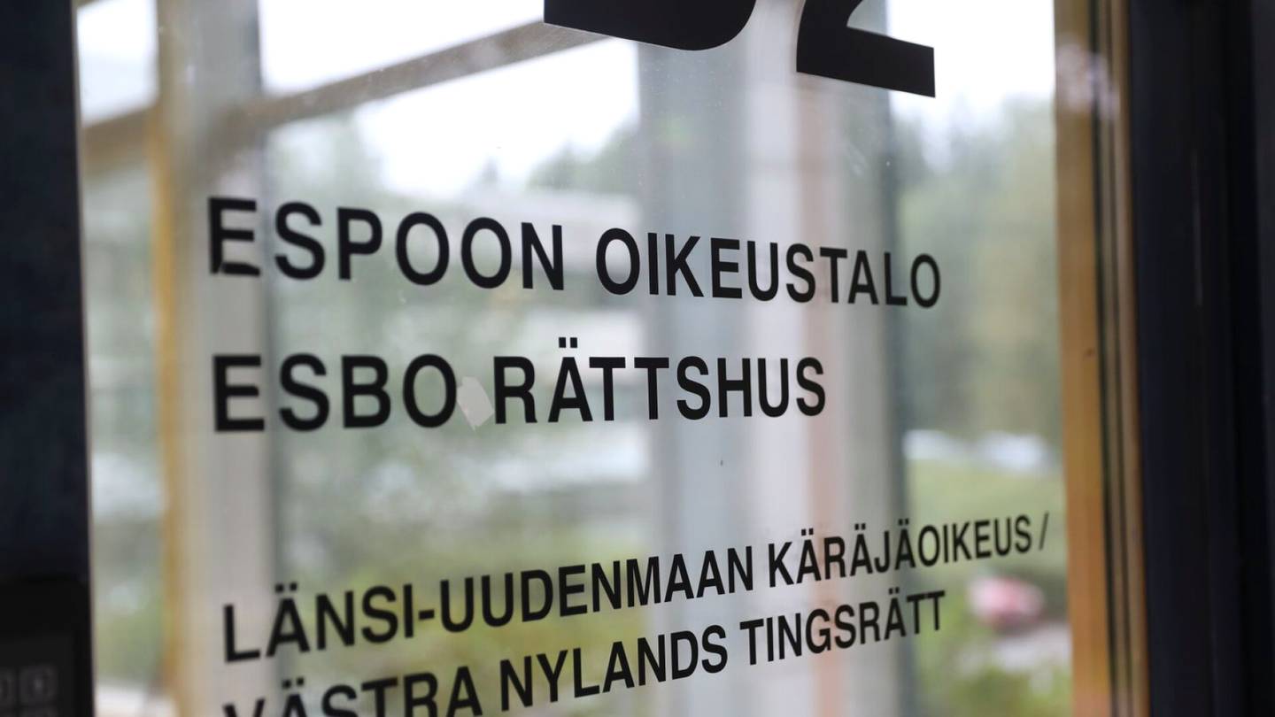 Tuomiot | Mies lensi Suomesta Itävaltaan, ja ilmoitti kantavansa pommia salkussaan