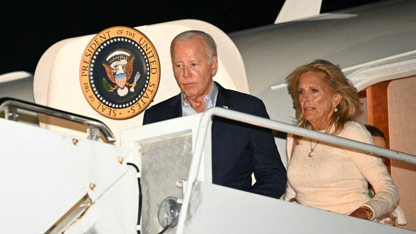 Yhdysvallat | Media: Perhe kehottaa Joe Bidenia jatkamaan presidentti­kisassa