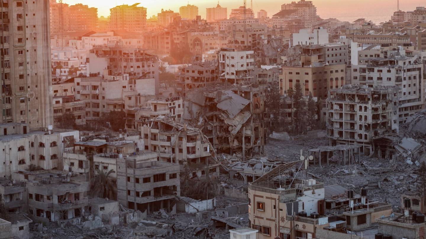 Gazan sota | Israelilaislehti: Maailman seuratessa sairaalataistelua Israelin sotilaat tuhoavat koko Gazan kaupunkia asuin­kelvottomaksi