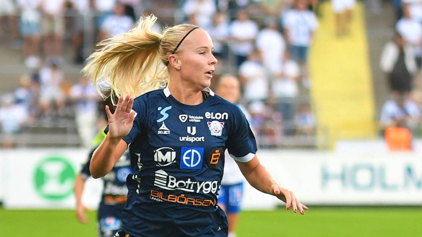Jalkapallon MM-kisat | Stina Lennartson komennettiin MM-kisoihin muutaman tunnin varoitusajalla: ”Kotiväki oli huolissaan”