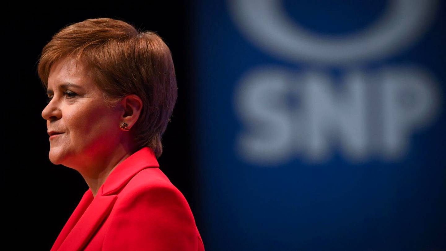 Skotlanti | Entinen pääministeri Sturgeon vapautettiin seitsemän tunnin kuulustelujen jälkeen