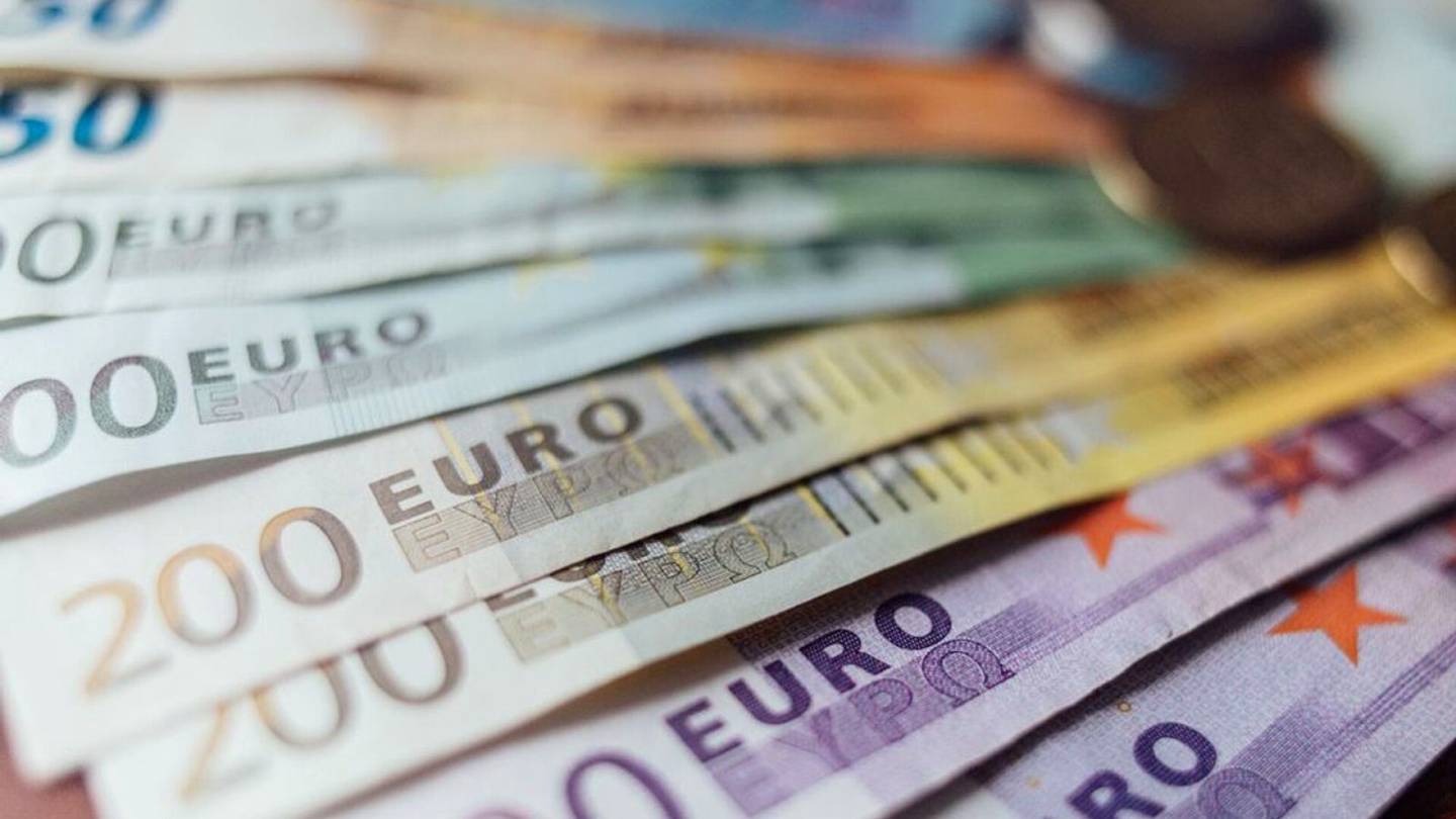 EU | Rahanpesun torjunta etenee EU:ssa – käteisen ja kryptovaluuttojen käytölle voi tulla uusi tiukempi yläraja