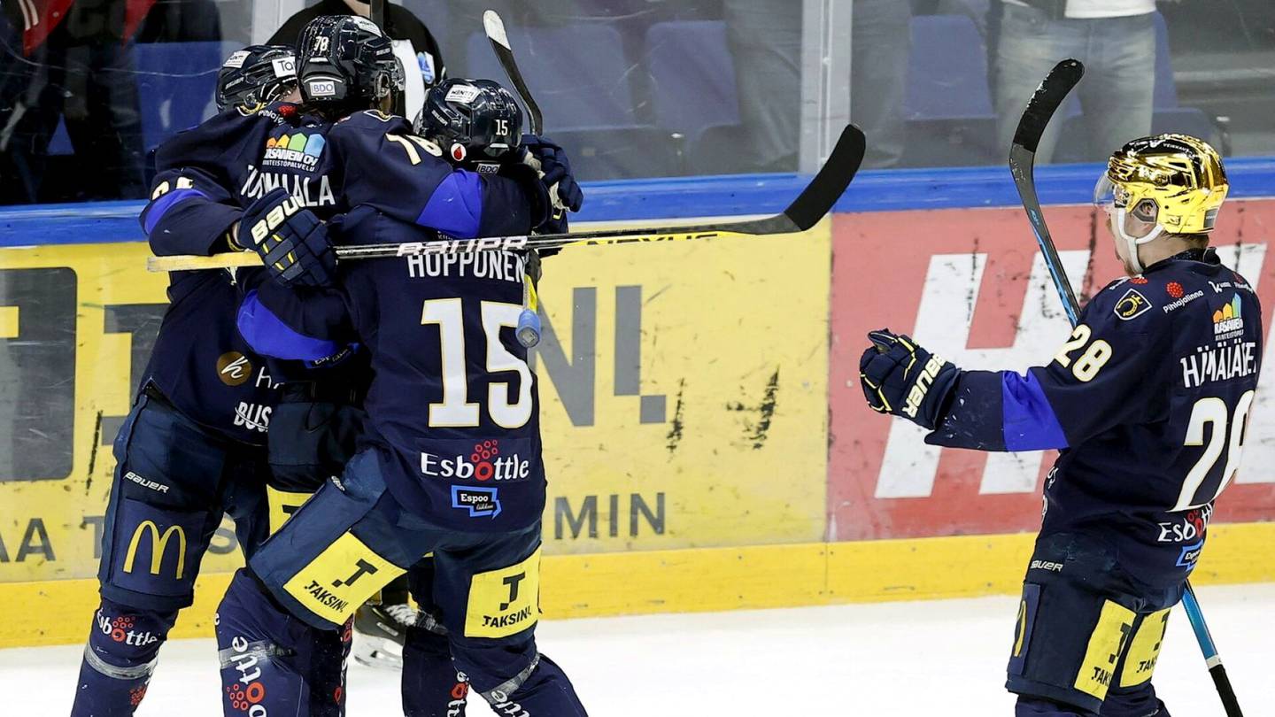 Jääkiekko | Kiekko-Espoo vei finaalisarjan katkolle – voittomaali vain kolme sekuntia ennen päätöserän loppua
