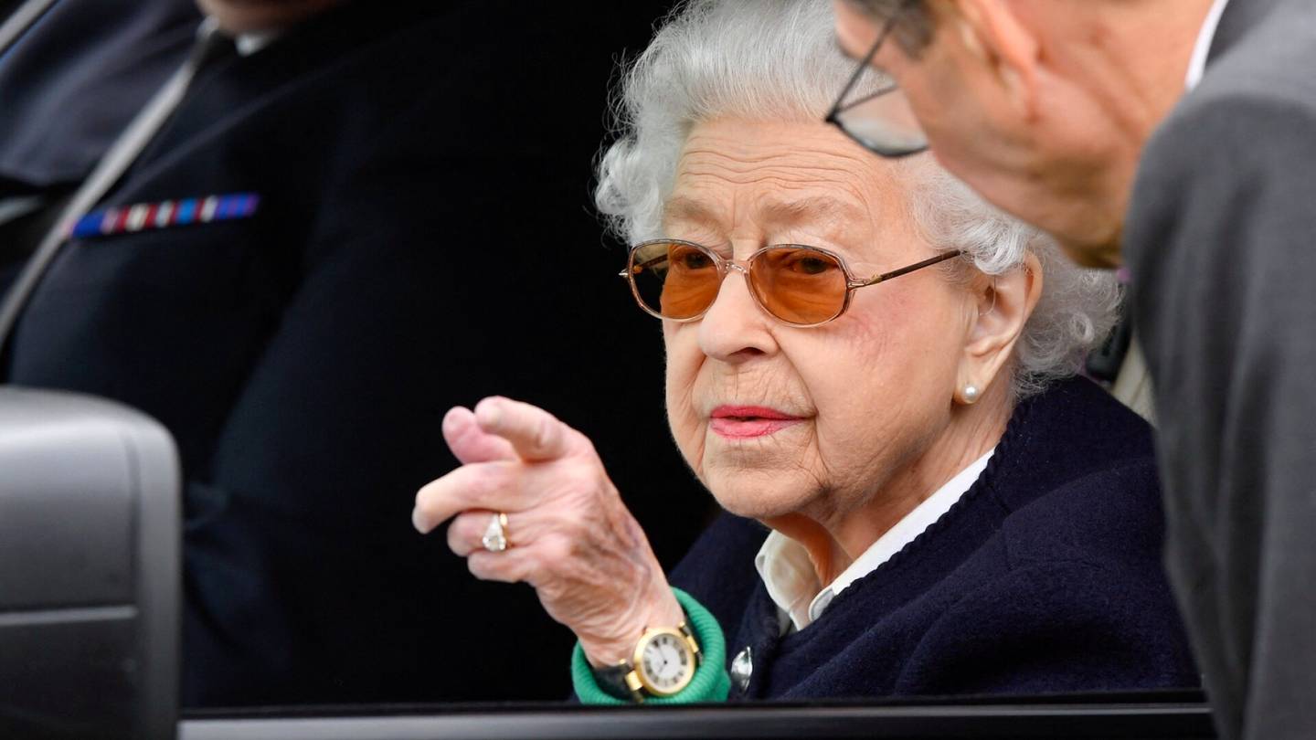 Kuninkaalliset | Kuningatar Elisabetin, 96, platinaviikonloppu alkaa – hän itse juhlii ”kuin kuka tahansa vanhus”