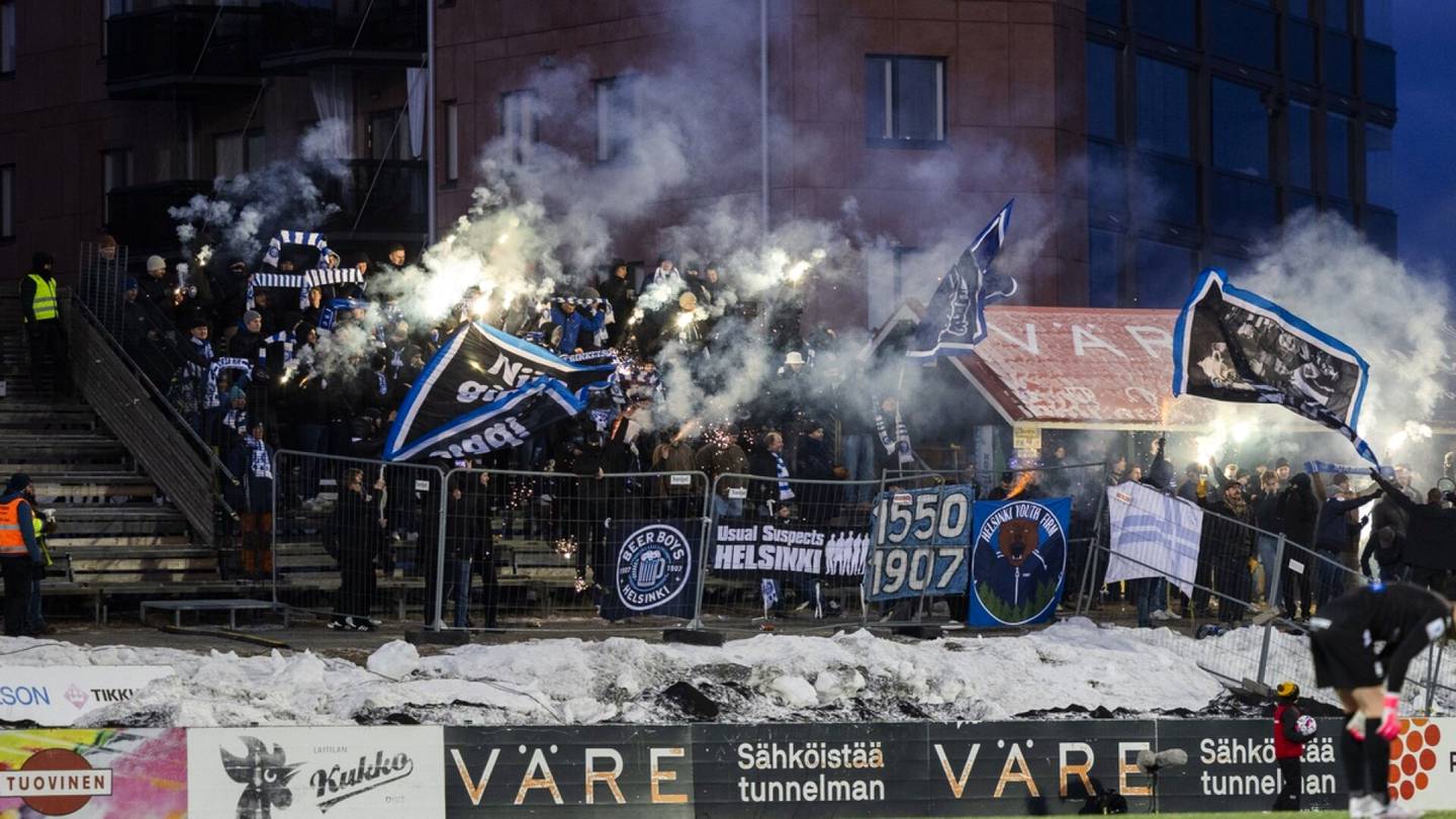 Jalkapallo | Podcast: HJK:n kannattajien tihutöistä lisätietoja –vaurioittivat Kuopiossa tv-lähetysautoa