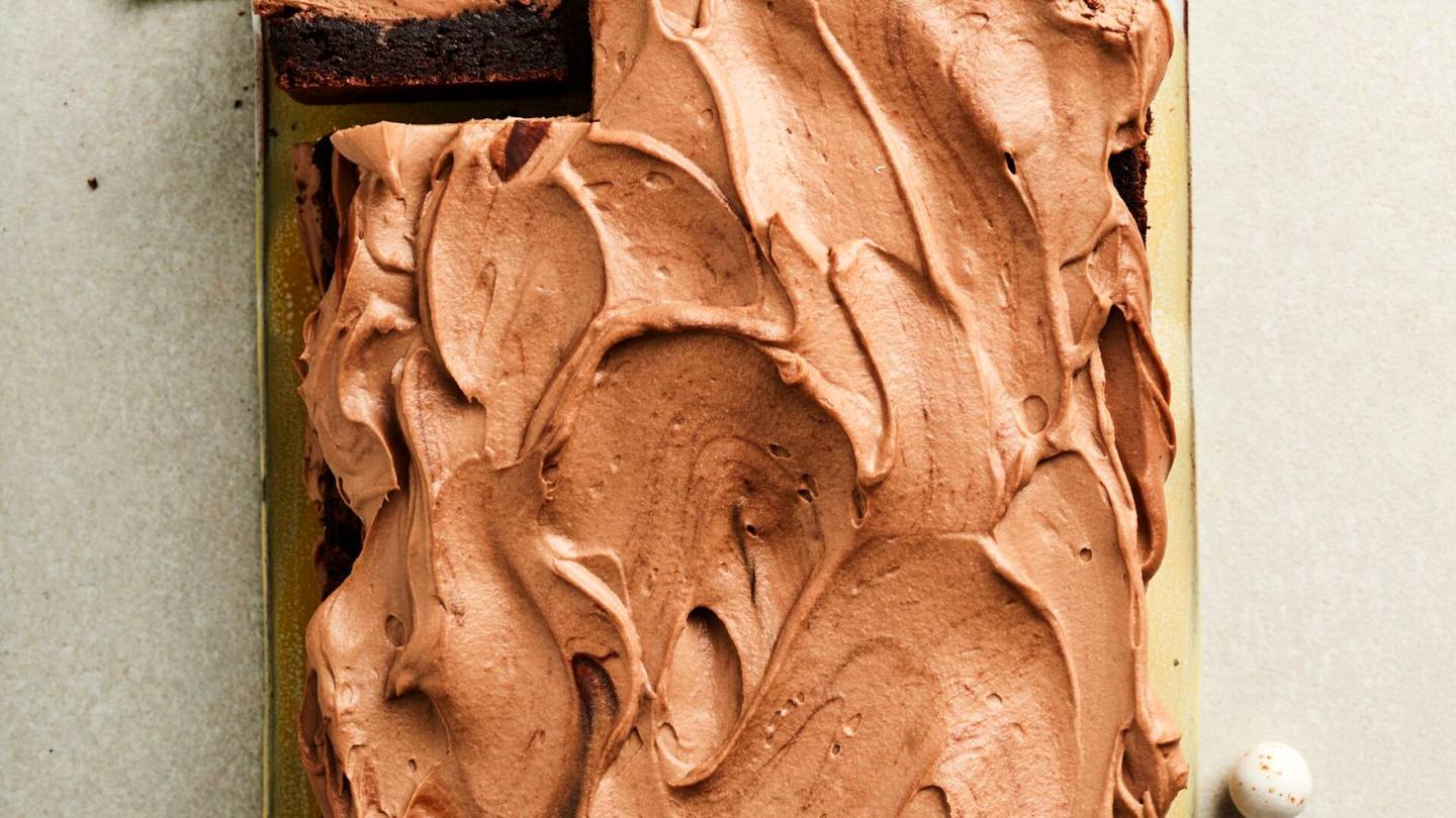 Leivonta | Näin teet mielettömän herkun: Mehevä brownie suklaisella mascarpone­vaahdolla