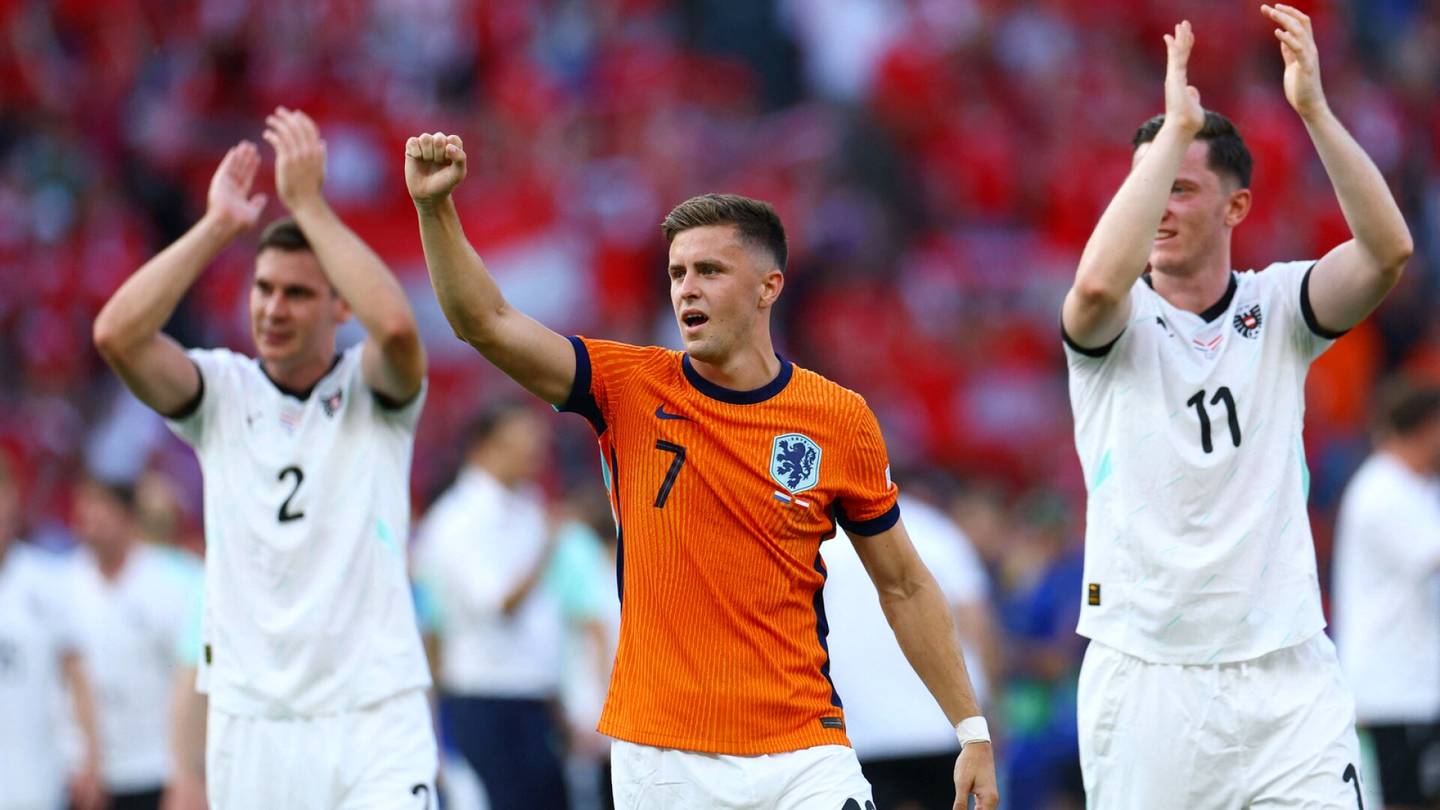 Jalkapallon EM-kisat | Itävalta hurjasteli voittoon Hollannista – Koeman hutki omiaan: ”Se oli kamalaa”