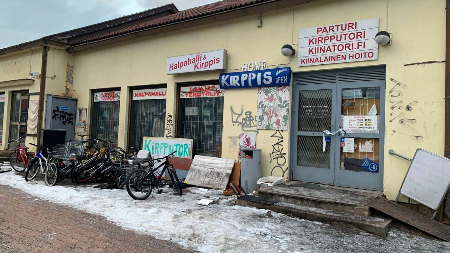 HS Vantaa | Rekolan kirppu­­torin vyyhti paisuu: Poliisi löytänyt valtavan määrän varastettua tavaraa