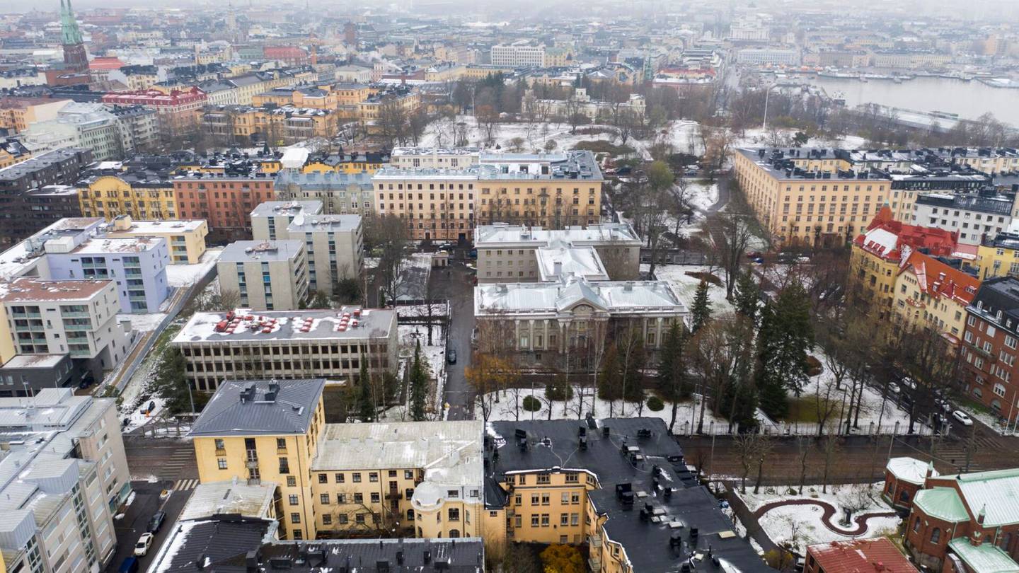 HS Helsinki | Salaperäinen savun haju kiusaa asukkaita Ullanlinnassa – kaupunki selvittää hajun lähdettä