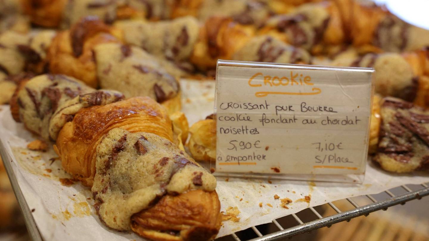 Ilmiö | Uusi leivosvillitys myydään kahviloista loppuun – helsinkiläisen marketin paistopisteeltä kerrotaan samaa