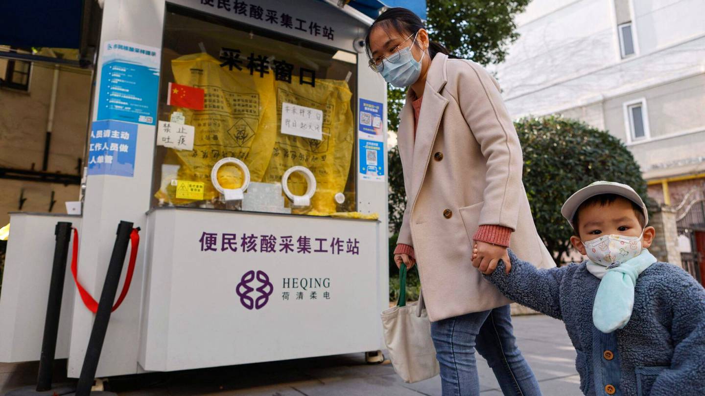 Kiina | WHO:n johtaja: Kiina luopui nolla­politiikasta, koska se ei enää tepsinyt korona­virukseen