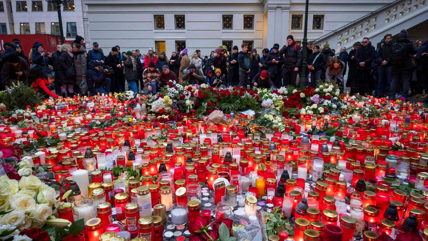 Prahan ampuminen | Tšekki hiljeni minuutiksi muistamaan uhreja