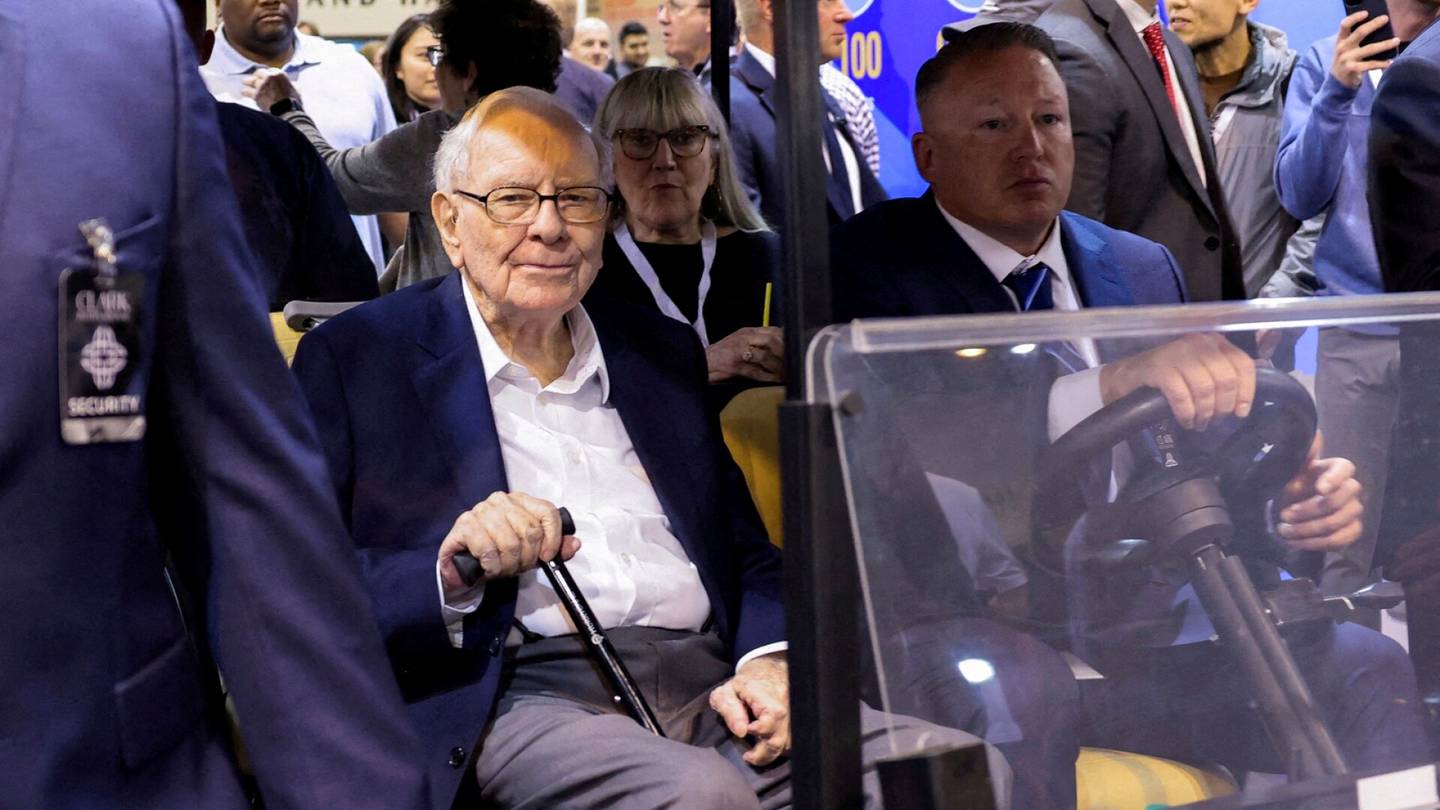 Yhdysvallat | Warren Buffettin sijoitusyhtiö luopui suuresta määrästä Apple-osakkeita