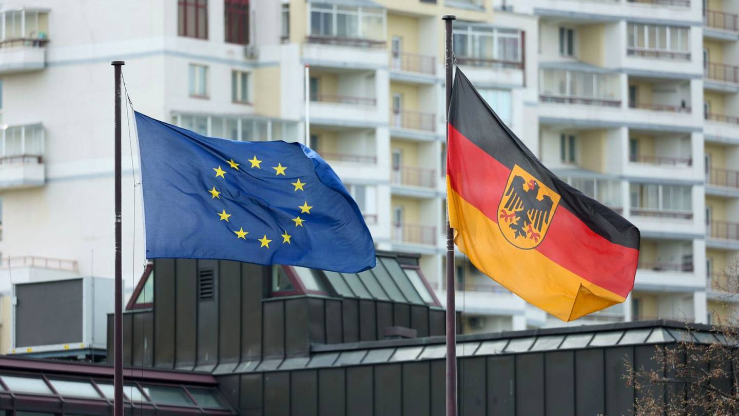 Diplomatia | Saksa perustelee venäläis­diplomaattien karkotusta vakoilun uhalla