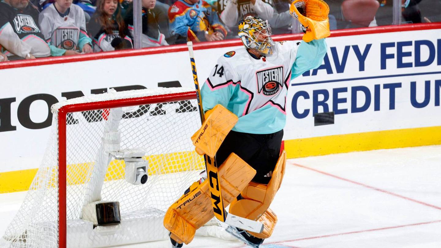 Jääkiekko | NHL:n tähtivahti Juuse Saros kertoi kokoonsa liittyneistä epäilyistä: ”Pyydettiin röntgen­kuvat”