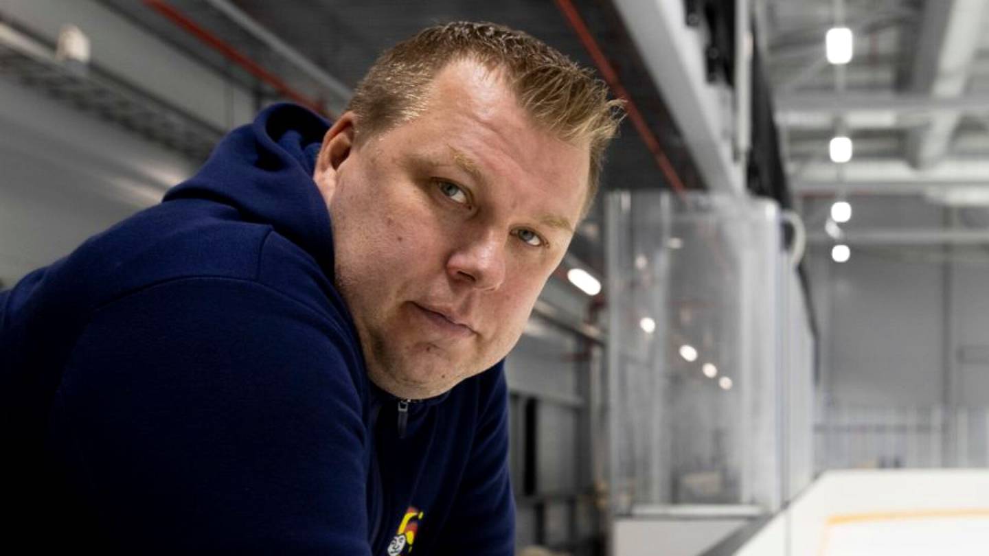 Jääkiekko | Tämä mies on Jokerien päävalmentaja – NHL-konkari kuiskasi korvaan ällistyneet sanat Porissa vuonna 2009