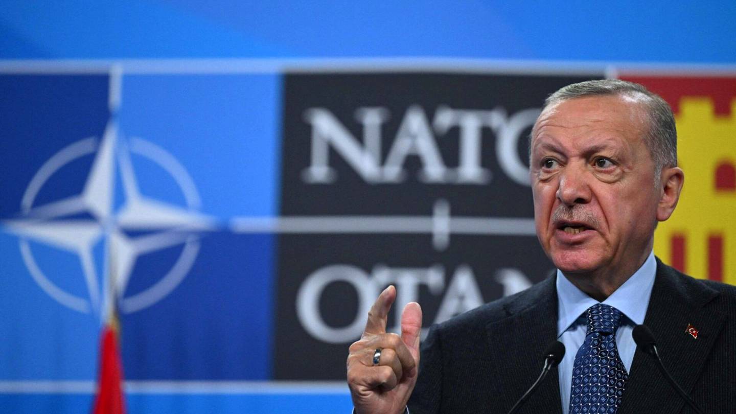 Turkki | Erdoğan rikkoi Madridin kokouksen konsensuksen, uhkaa jälleen estää Suomen ja Ruotsin jäsenyyden Natossa