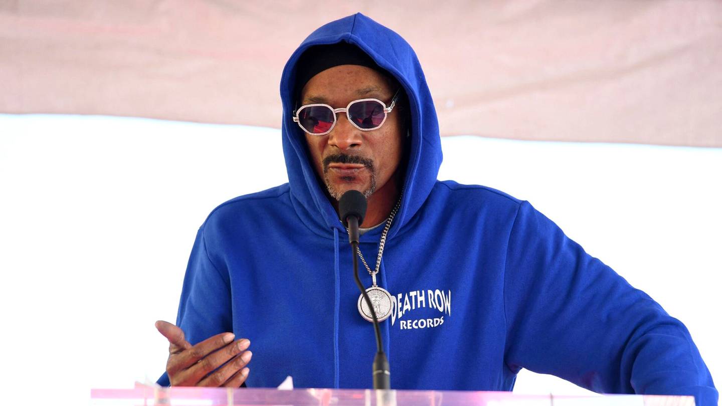 Yhdysvallat | Snoop Dogg haastoi kauppa­ketjun oikeuteen murojensa piilottamisesta