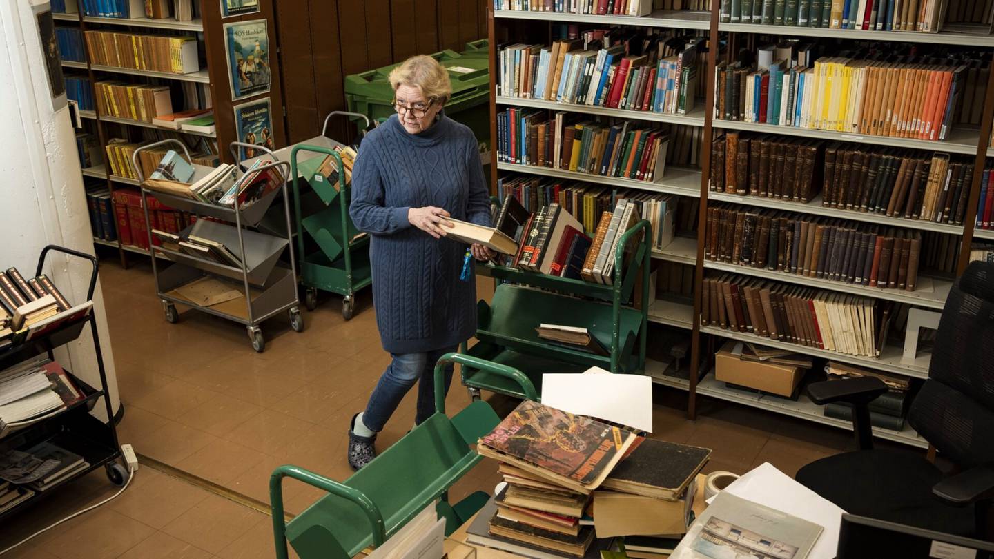 Kirjastot | Tällainen on Helsingin kirjastojen jätti­­varasto – Varastoon piiloutuu myös rasististen kirjojen kätkö
