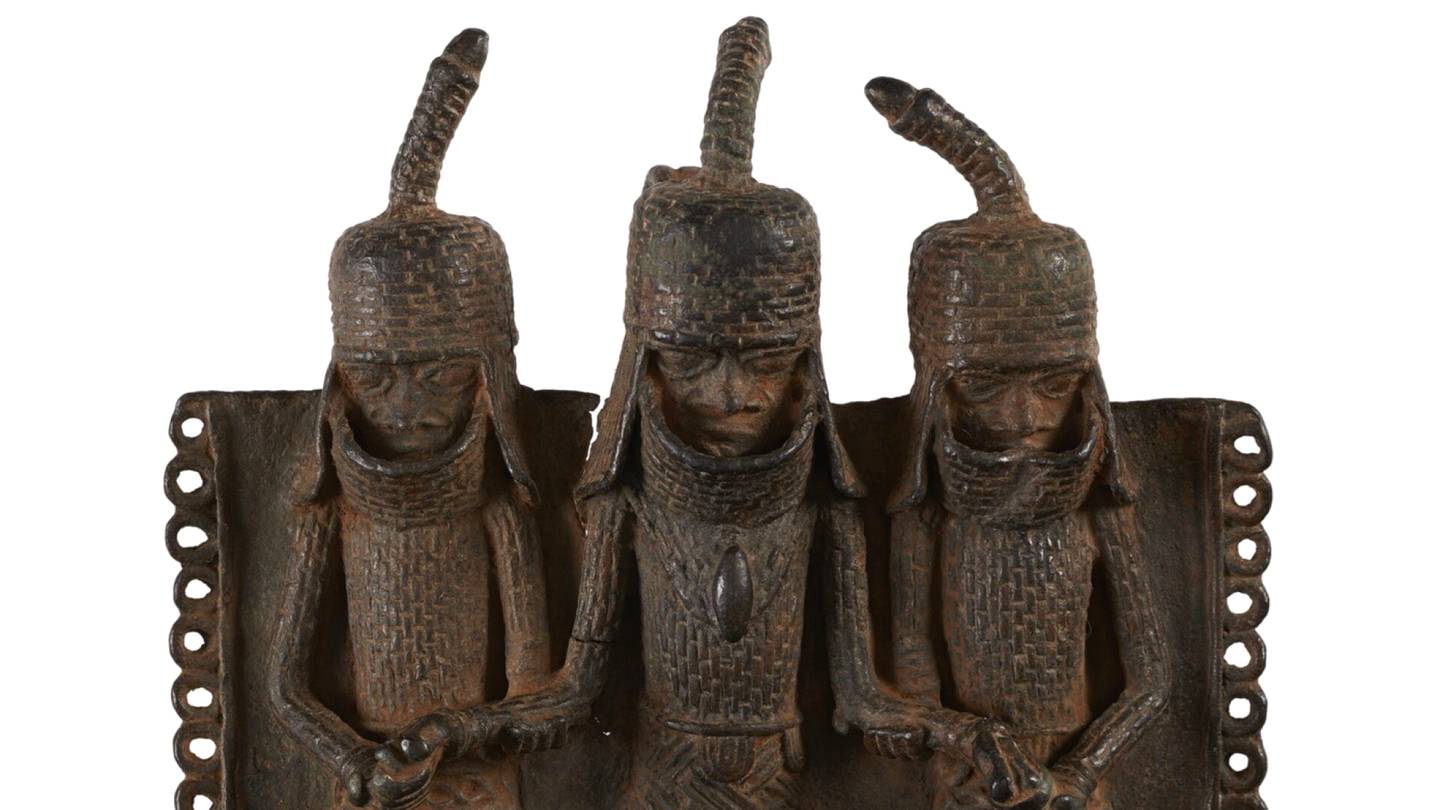 Historia | Lontoolainen museo palauttaa ryöstettyjä taideaarteita Nigeriaan: ”Nämä esineet hankittiin väkisin”