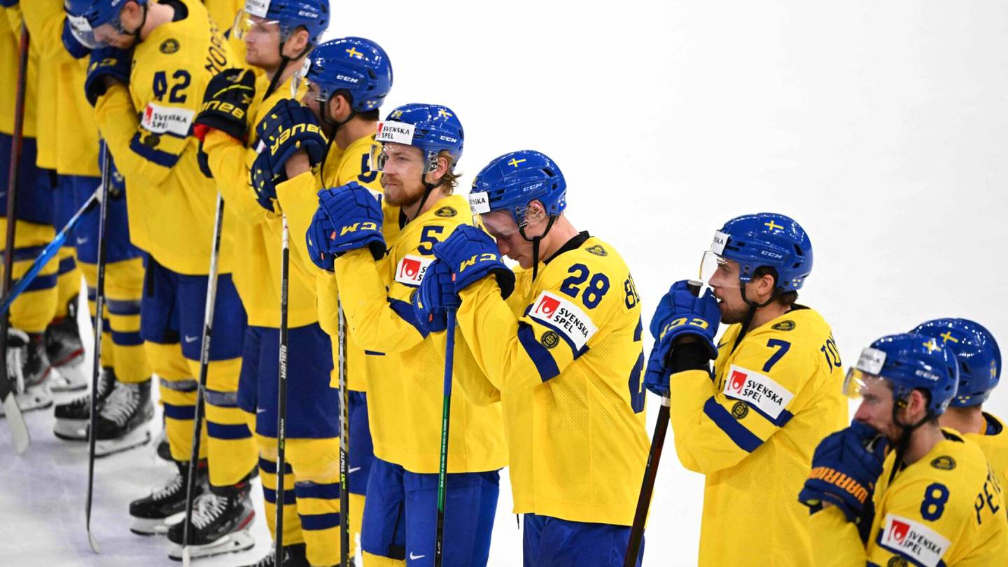 Jääkiekko | Ruotsin tähtipuolustaja Rasmus Dahlin haki syvästi pettyneenä oikeita sanoja turnauksen päättymiselle