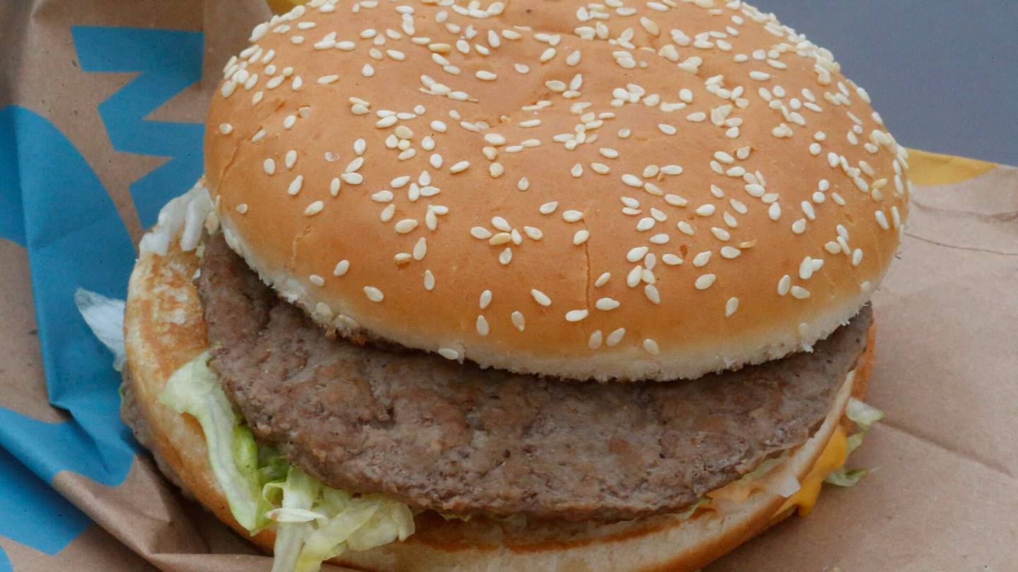 Pikaruoka | WSJ: McDonald's uudisti suosikki­tuotteensa: Big Macin valmistukseen yli 50 muutosta