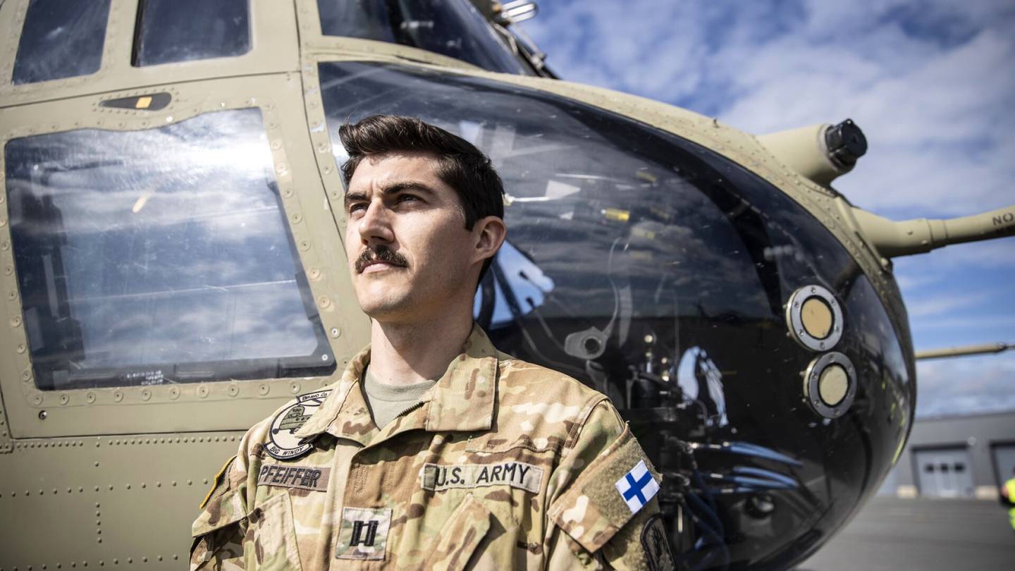 Sotaharjoitukset | ”Size does matter” – Tällaisia ovat Tampereen taivaalla huomiota herättäneet jättimäiset sotilas­helikopterit