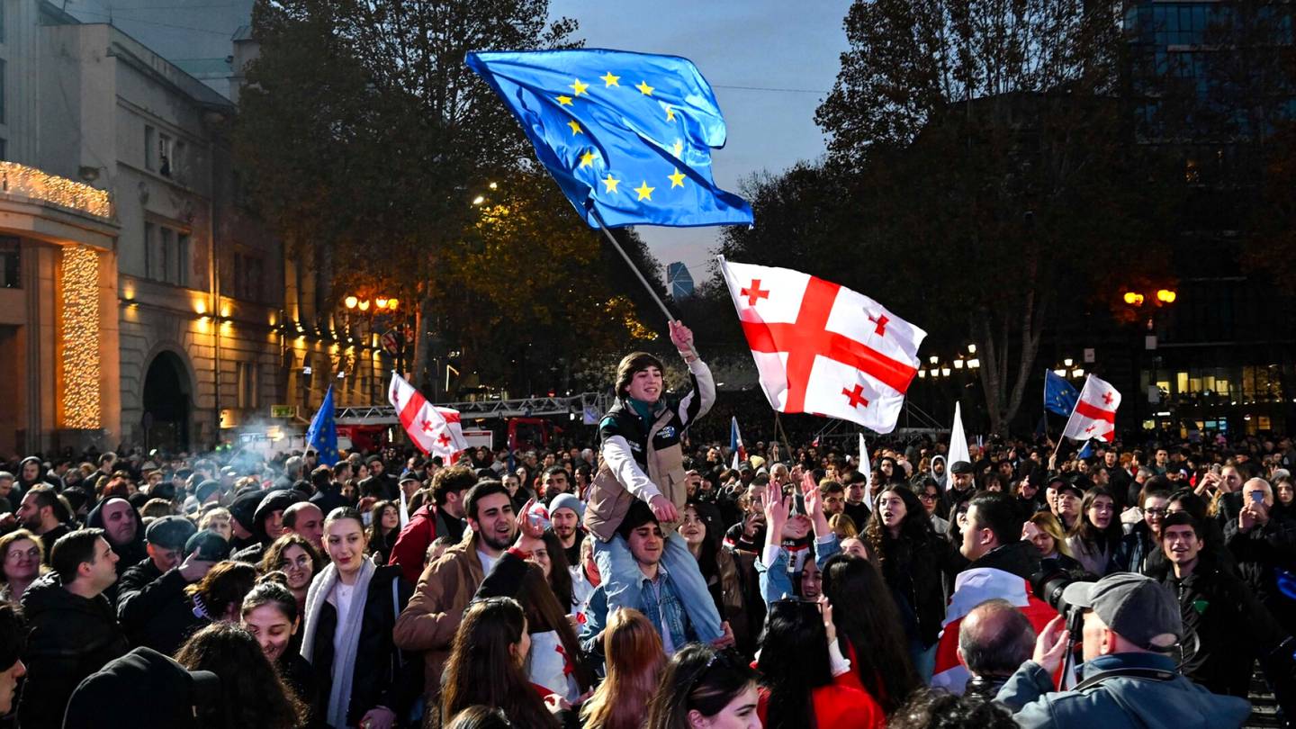 EU | Georgia juhlii uutta asemaansa EU:n jäsen­ehdokkaana, Moldova järjestää kansan­juhlan sunnuntaina