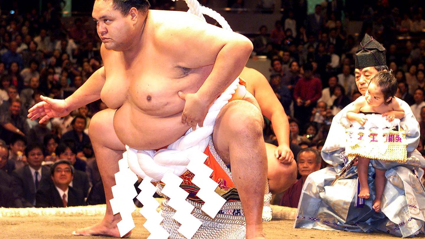 Kuolleet | Yli kaksimetrinen ja 230 kiloa painanut sumopainilegenda Akebono kuoli 54-vuotiaana