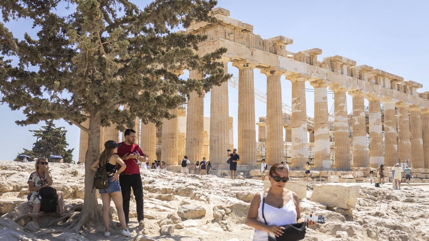Kreikka | Akropolis-kukkulalle pääsee pian vain muutamien ihmisten kesken, jos maksaa siitä 5 000 euroa