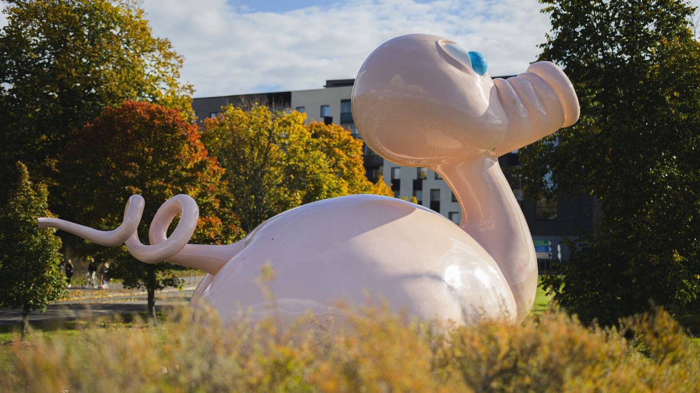 HS Turku | Ihmiset tunkeutuivat ikoniseen taideteokseen sen takapuolesta – Kaupunki sai touhusta tarpeekseen