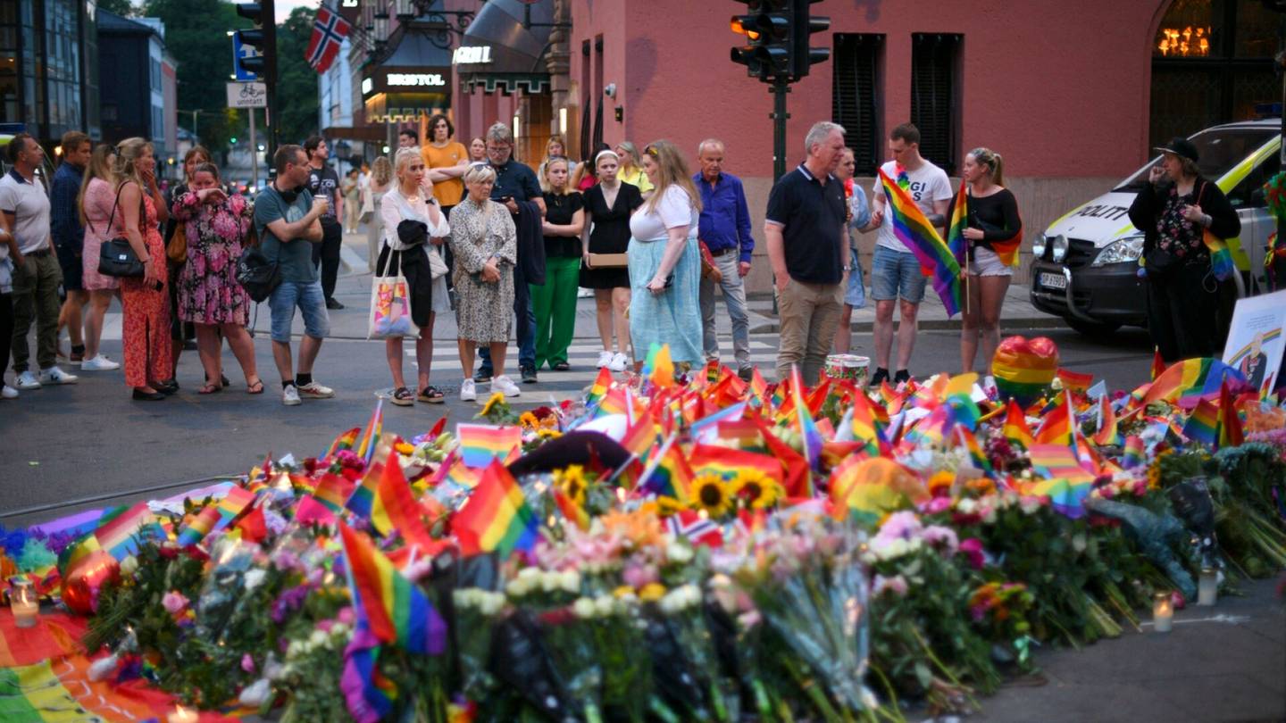 Norja | Oslossa kaksi ihmistä homobaarien lähellä ampuneelle 30 vuoden vankeus­tuomio